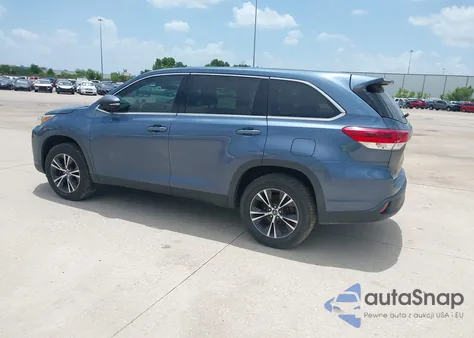 2019 Toyota Highlander Le z USA, uszkodzony, nr VIN 5TDZARFH8KS059612